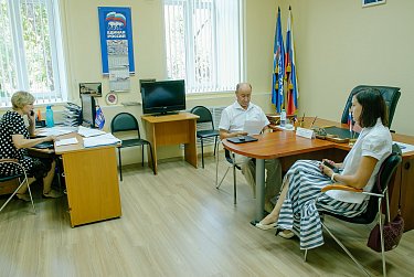 Работа депутата – работа с населением
